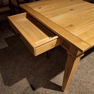 Blank eiken eettafel