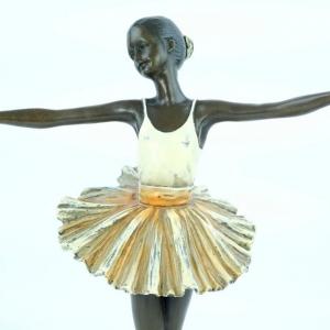 brons ballerina