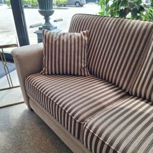 stoffen bank outlet