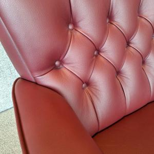 gecapitonneerde rug klassiek fauteuiltje