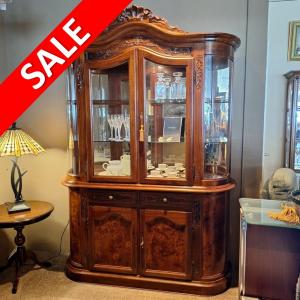 klassieke vitrine wortelnoten outlet
