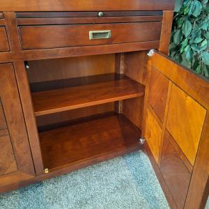 lotus meubelmakerij kast sale