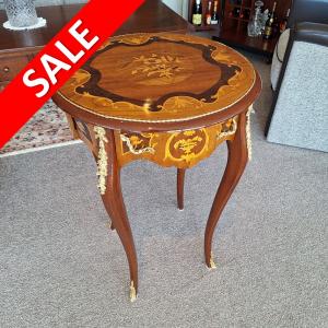klassieke bijzetrtafel rond met intarsia
