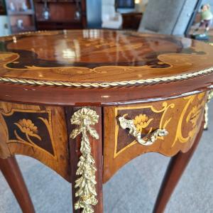 klassieke bijzetrtafel rond met intarsia