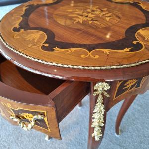 klassieke bijzetrtafel rond met intarsia