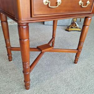 kleine klassieke sidetable