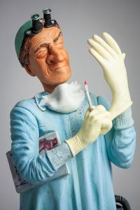 FO84015 The Surgeon Forchino