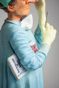 FO84015 The Surgeon Forchino
