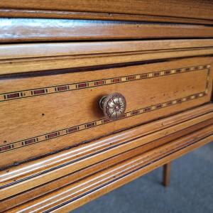 kleine klassieke schrijftafel noten 821