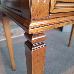 kleine klassieke schrijftafel noten 821