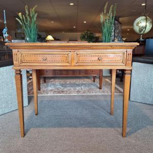 kleine klassieke schrijftafel noten 821