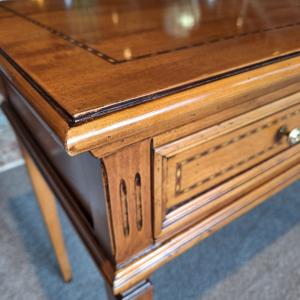 kleine klassieke schrijftafel noten 821