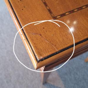 kleine klassieke schrijftafel noten 821