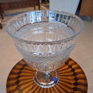 Ronde schaal op voet kristal