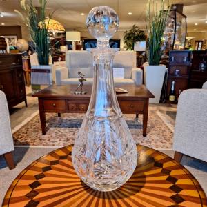 hoge karaf rond kristal