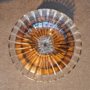 handgeslepen kristallen schaal op voet