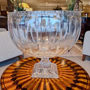 kristallen schaal op voet 1