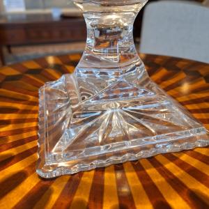 kristallenschaal op voet