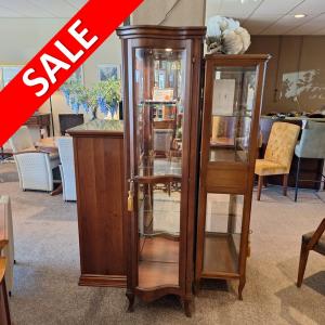 smalle klassieke vitrinekast 58