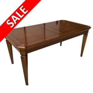klassieke eettafel noten