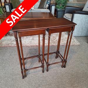 sidetable mahonie