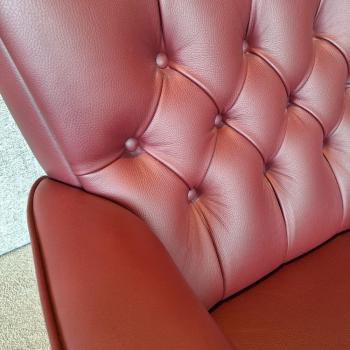 gecapitonneerde fauteuil rousset